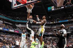 开云体育官网-步行者血洗法国男篮，利拉德关键制胜的简单介绍