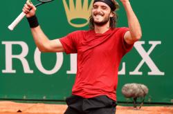 开云体育官方网站-关于英国网球队强势美国网球队，西西帕斯打破历史纪录的信息