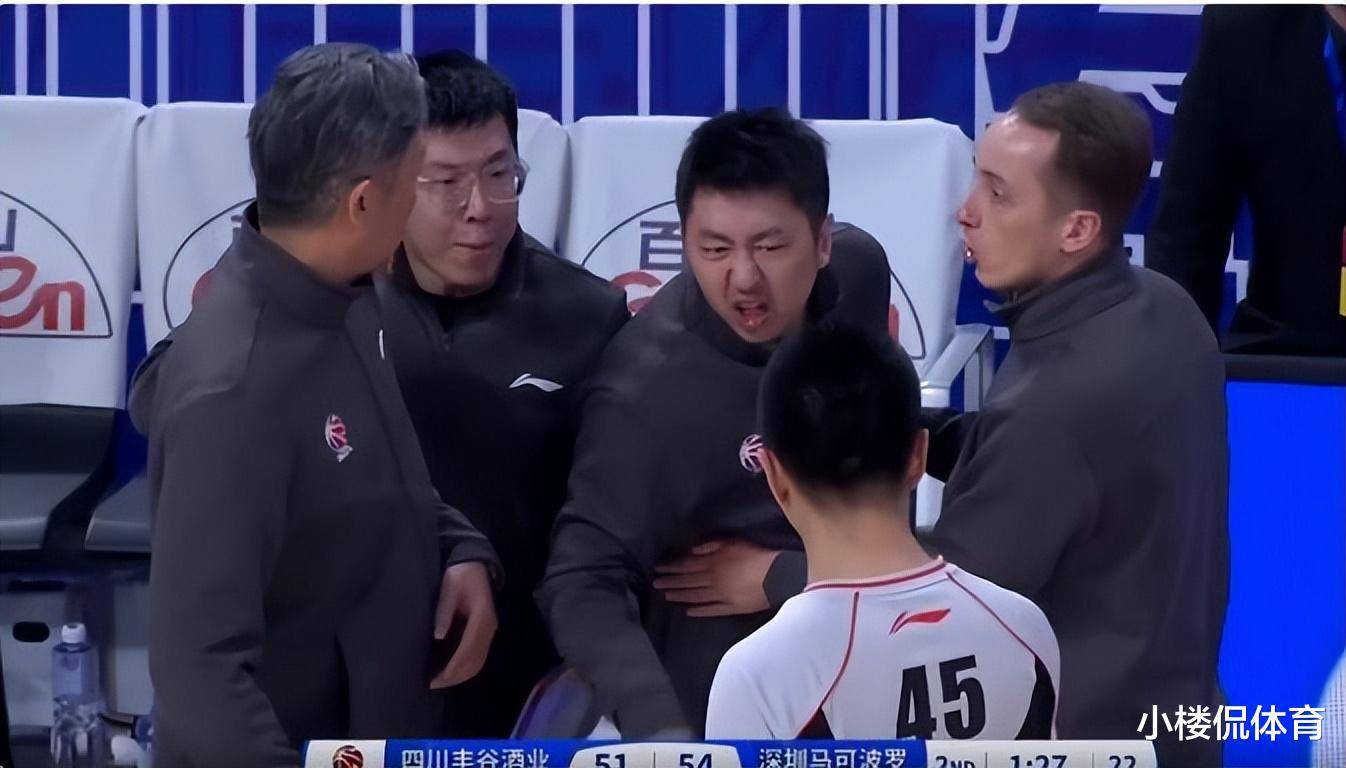 四川男篮奋力抗衡，冲击前四