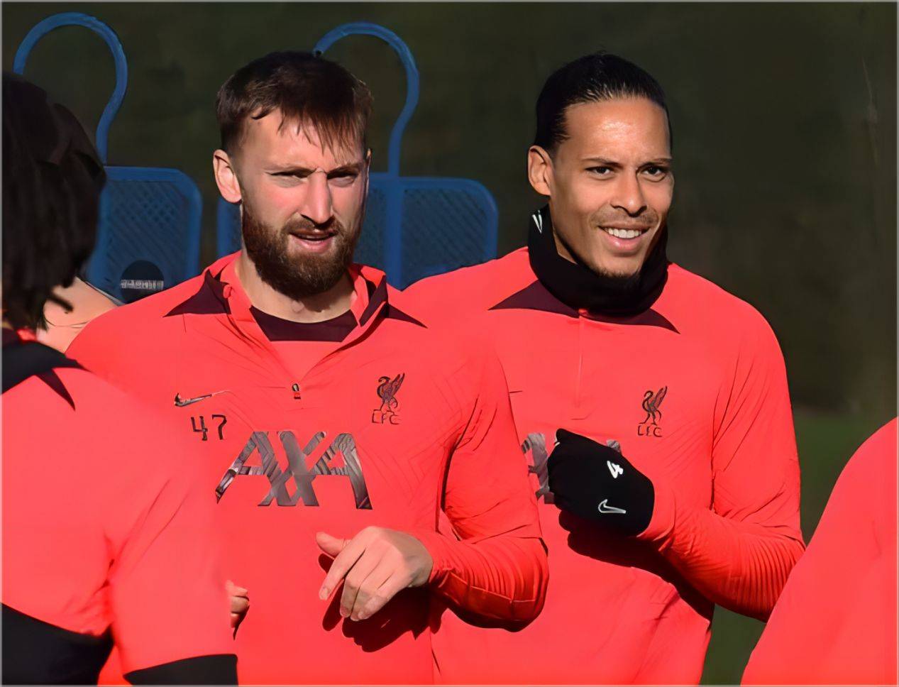 包含博尔顿再胜对手，战绩不俗声名大噪的词条